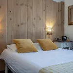 Hotel La Roseraie 2*