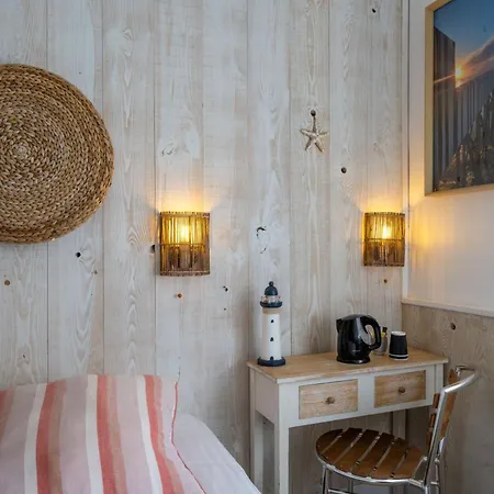 La Roseraie Hotell 2*