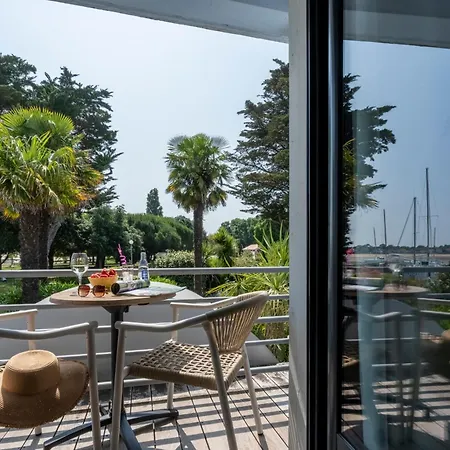 Hotel La Roseraie 2*