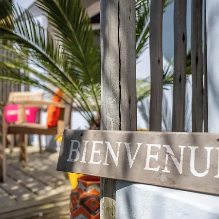 La Roseraie Hotell 2*