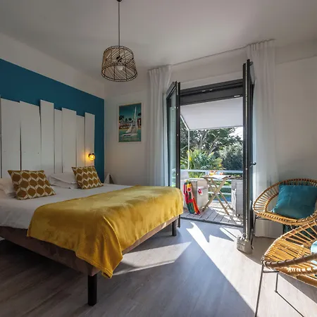 La Roseraie Hotell 2*