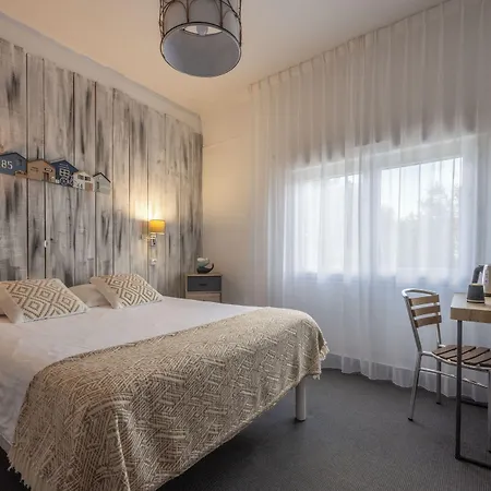 Hotell La Roseraie 2*