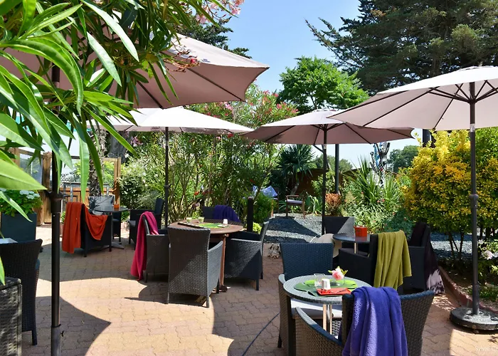 酒店 La Roseraie 2*